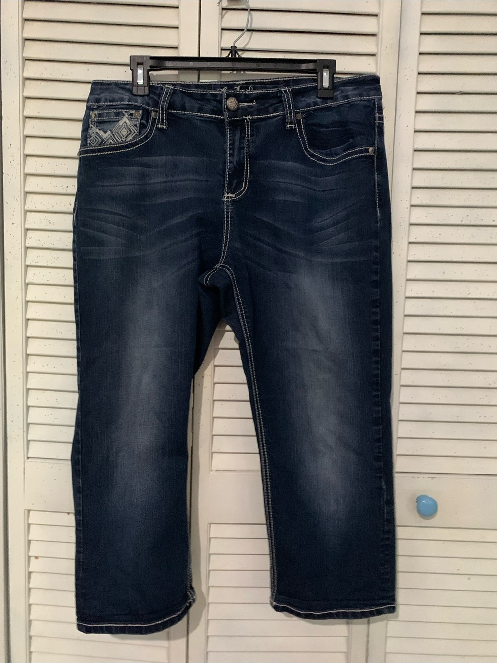 Love Indigo Dark Wash Embroidered & Studded Capri Jeans